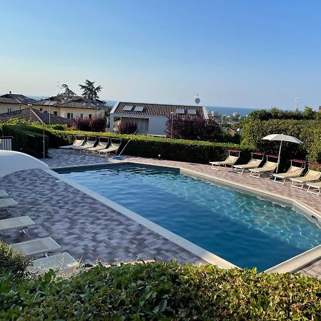 Residenze Al Colle Dei Pini Apart otel Riccione Dış mekan fotoğraf