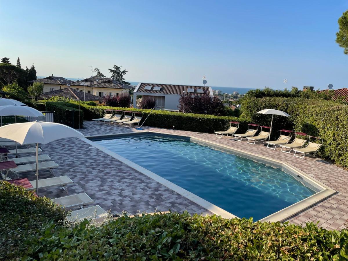 Residenze Al Colle Dei Pini Apart otel Riccione Dış mekan fotoğraf