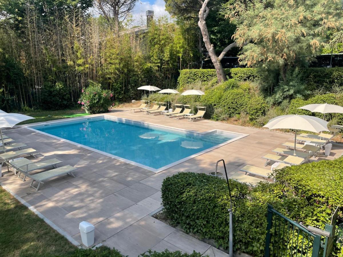 Residenze Al Colle Dei Pini Apart otel Riccione Dış mekan fotoğraf