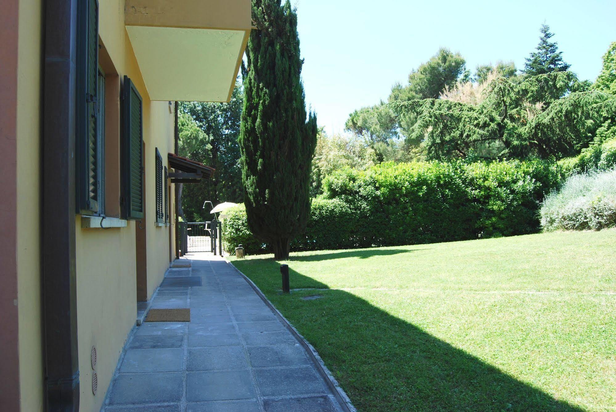 Residenze Al Colle Dei Pini Apart otel Riccione Dış mekan fotoğraf