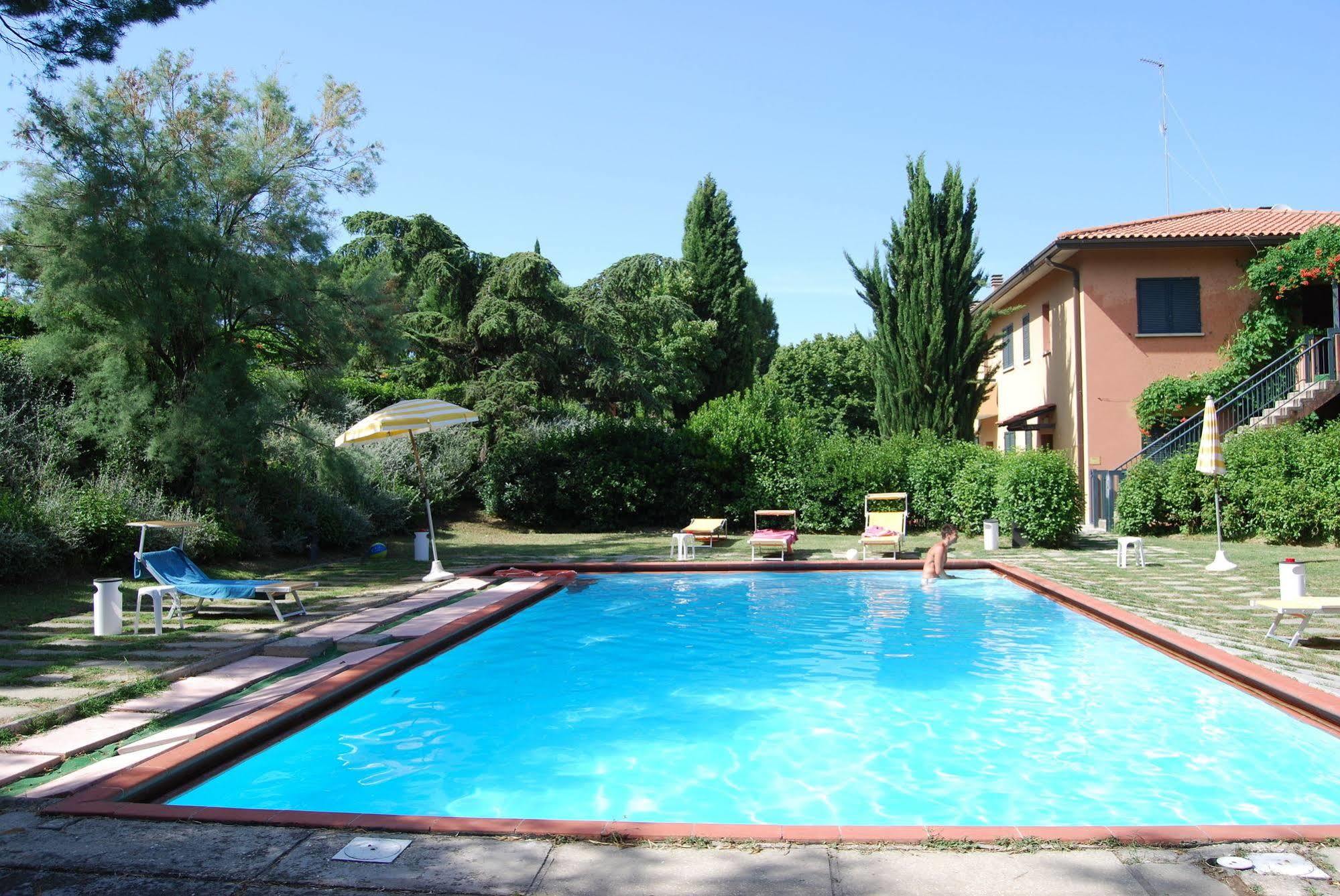 Residenze Al Colle Dei Pini Apart otel Riccione Dış mekan fotoğraf